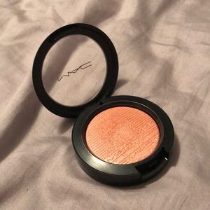 MAC Fairly Precious Blush